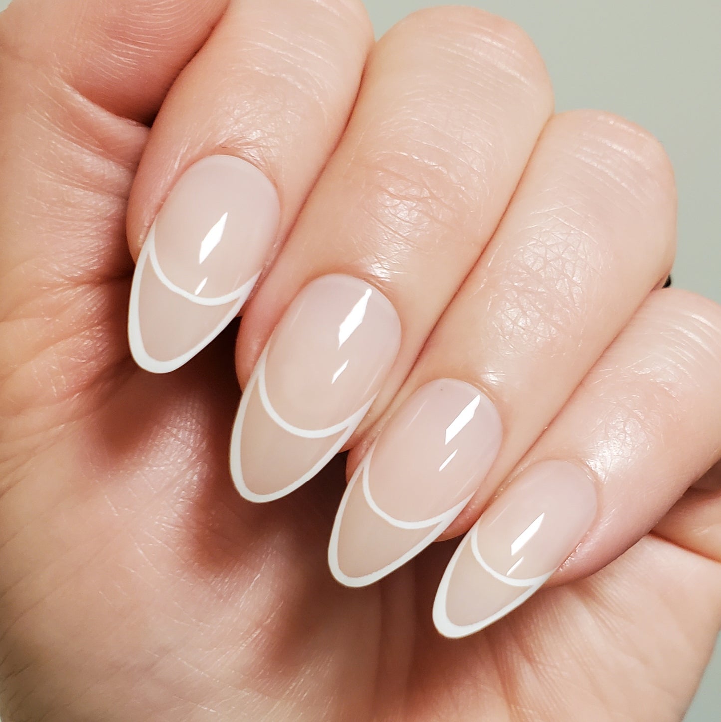 Minimalist Press On Nail Set