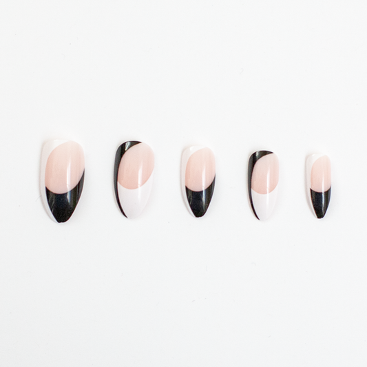 Black & White Press On Nail Set